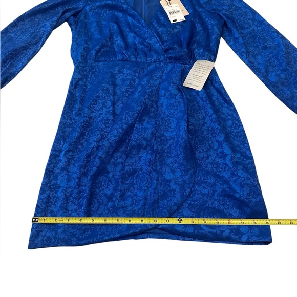 NWT Adelyn Rae Blue Longsleeve Dress Floral Pattern V-Neck Medium - Picture 9 of 10